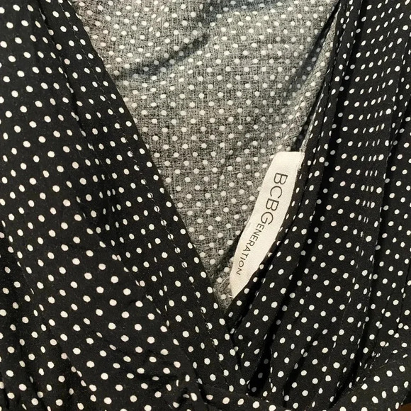 BCBGeneration cropped top.  Size M.  Good condition.  Partially open back. - Picture 4 of 4